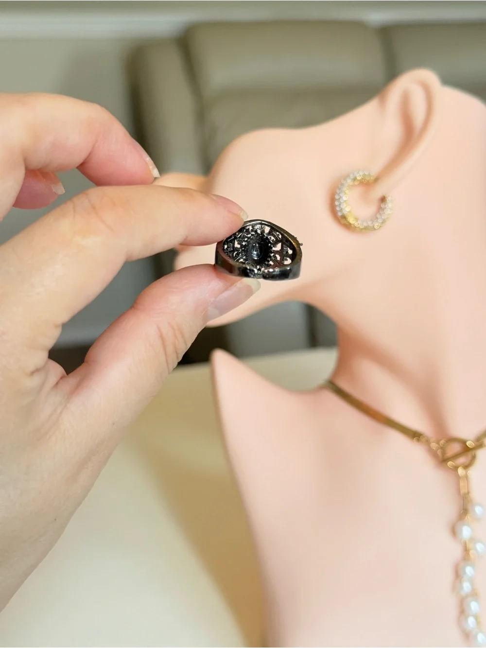 Vintage-Inspired Black and Silver Crystal Cocktail Ring